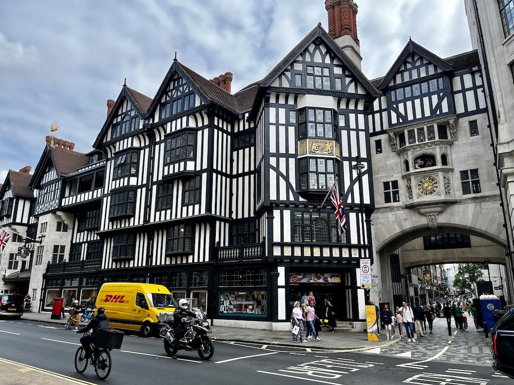 Où dormir à Londres ? Les 7 meilleurs quartiers et hébergements 🇬🇧 48 Liberty London à Soho