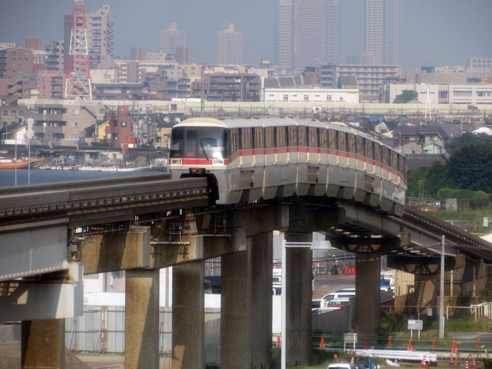 Le Tokyo Monorail en route entre l’aéroport de Haneda et le centre de Tokyo