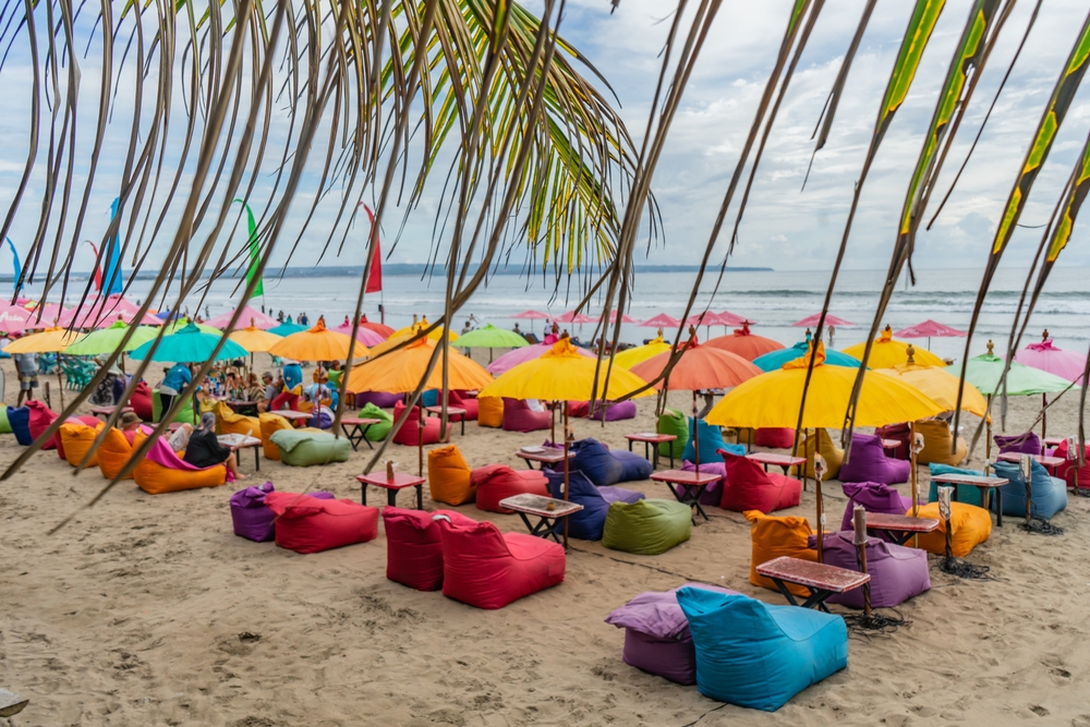 Que faire à Bali ? Les 17 meilleurs sites et activités 29 Coucher de soleil sur la plage de Seminyak à Bali
