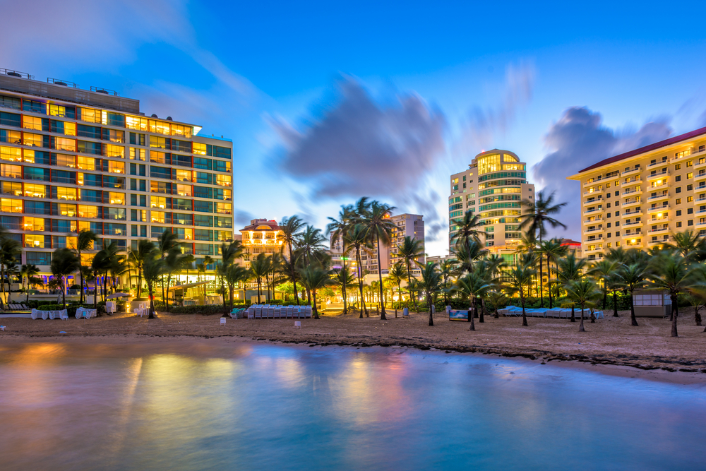 Où dormir à Porto Rico ? Les 7 meilleurs endroits et de bons hôtels 11 Hôtels et tours le long de Condado Beach à San Juan