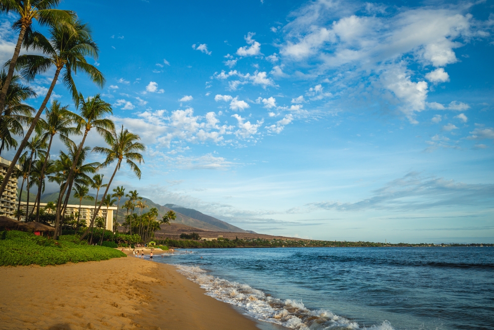 Ka'anapali Beach à Maui, avec son sable blanc et son eau turquoise