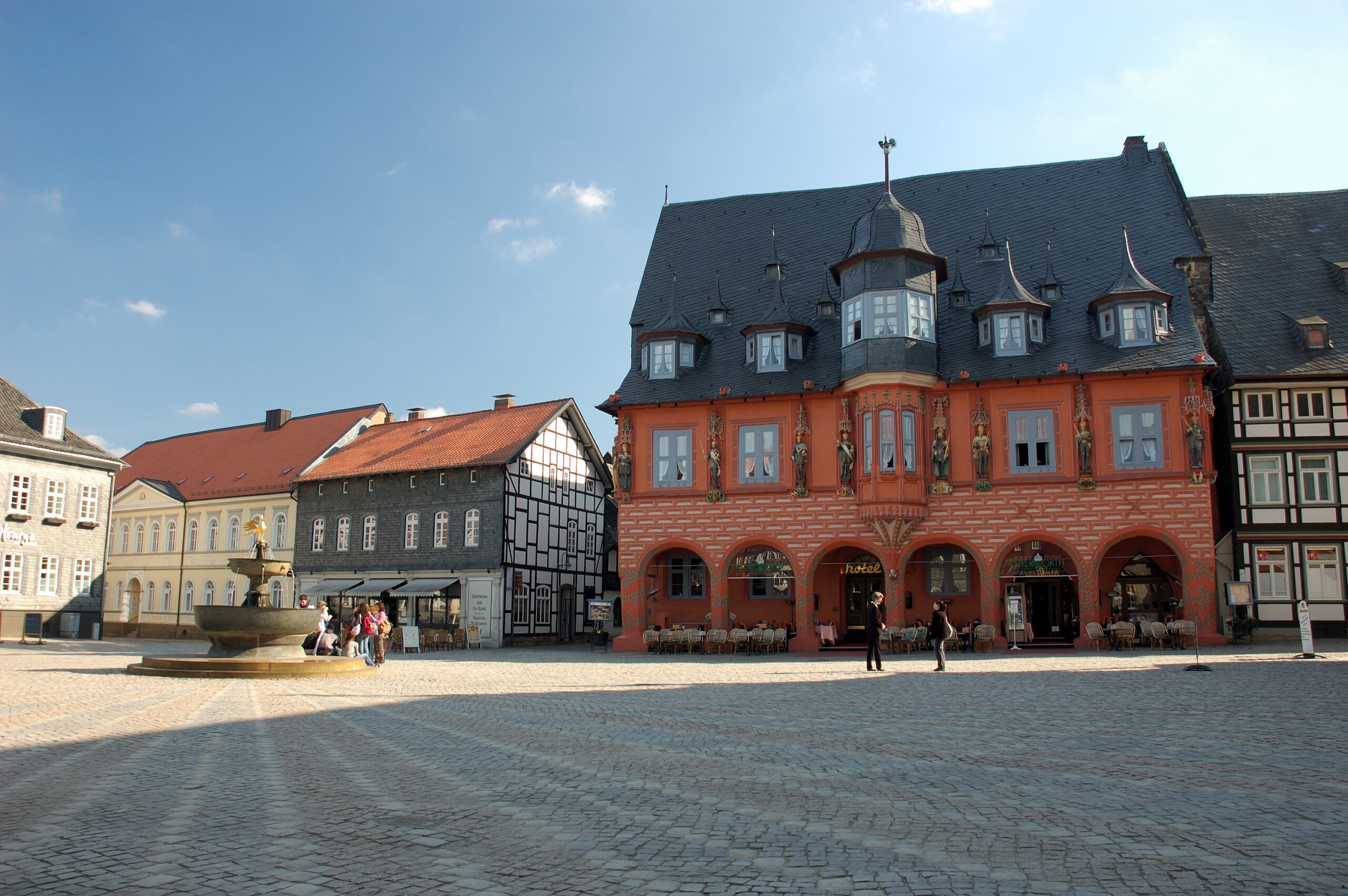 Où dormir dans le Harz ? Les 5 meilleures villes et de bons hôtels 10 La Marktplatz de Goslar et ses maisons à colombages