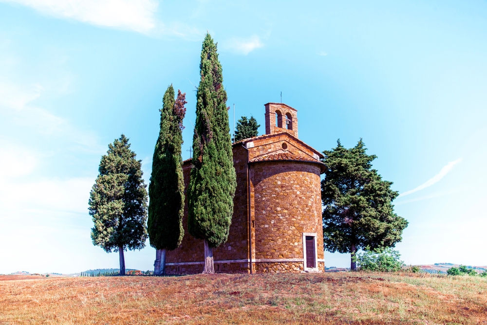 La chapelle Madonna di Vitaleta dans le paysage du val d’Orcia