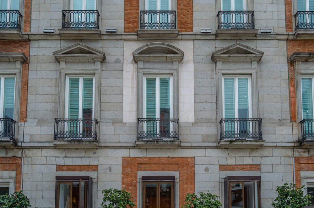 Visiter Madrid : que faire ? 18 lieux à voir et activités 25 La façade du musée Thyssen-Bornemisza à Madrid