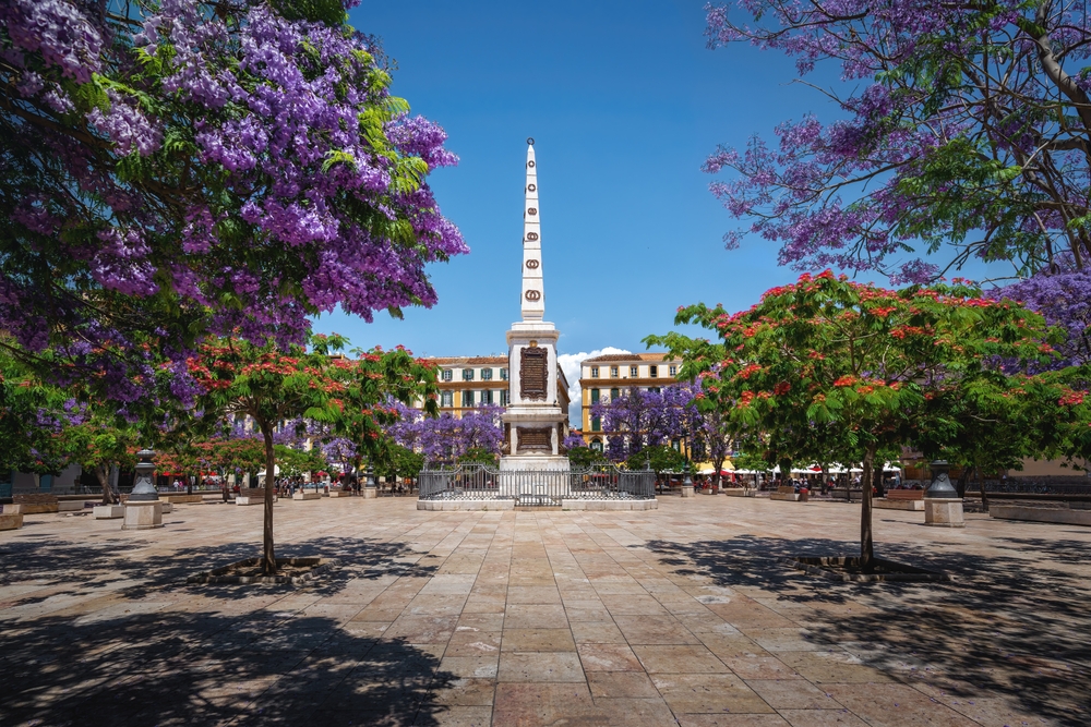 La place de la Merced et l’obélisque de Torrijos à Malaga
