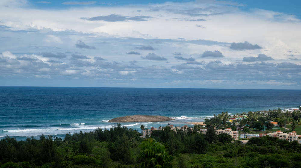 Où dormir à Porto Rico ? Les 7 meilleurs endroits et de bons hôtels 16 La plage de Jobos à Isabela sur la côte nord-ouest de Porto Rico