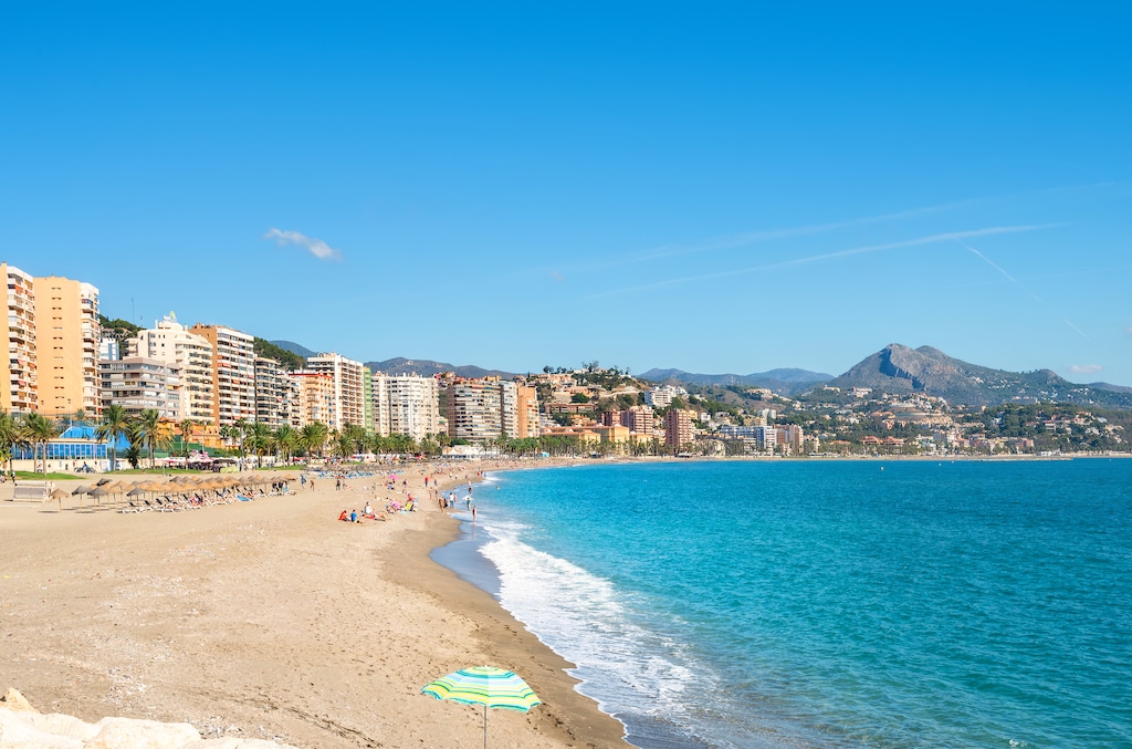 La plage de La Malagueta à Malaga