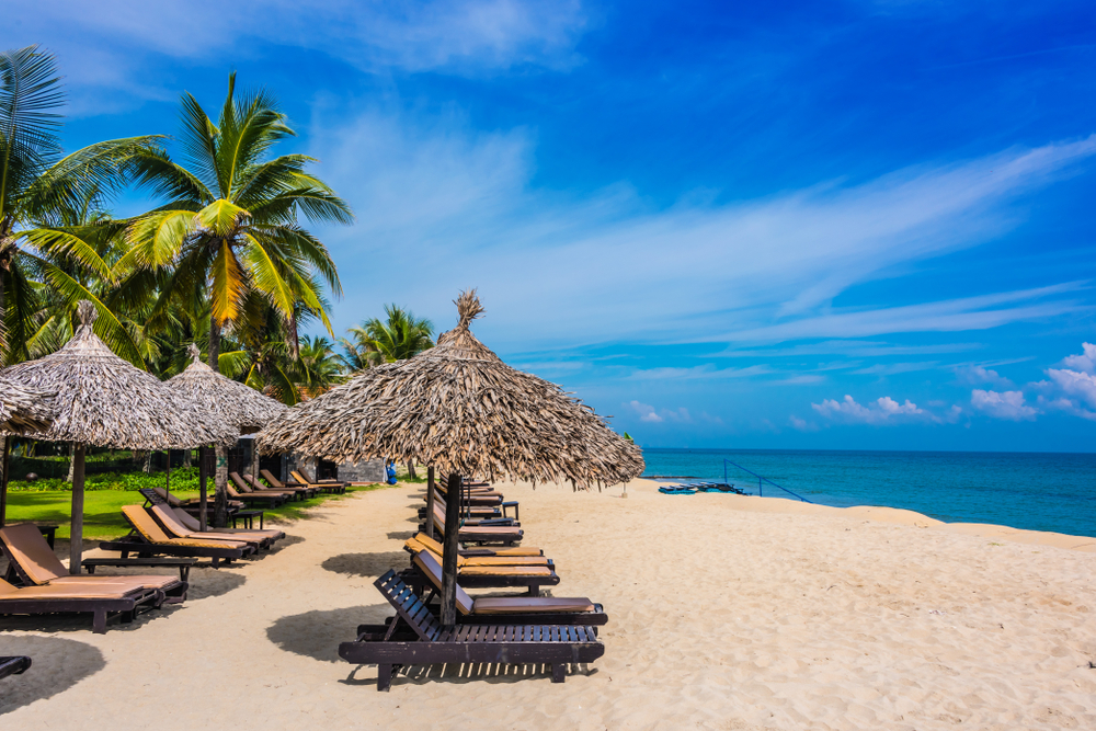 La plage de sable de Cua Dai près de Hoi An