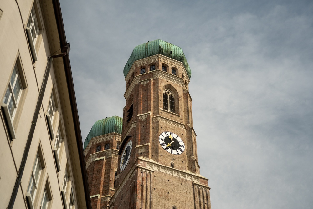Les deux tours de la Frauenkirche et leurs bulbes verts à Munich