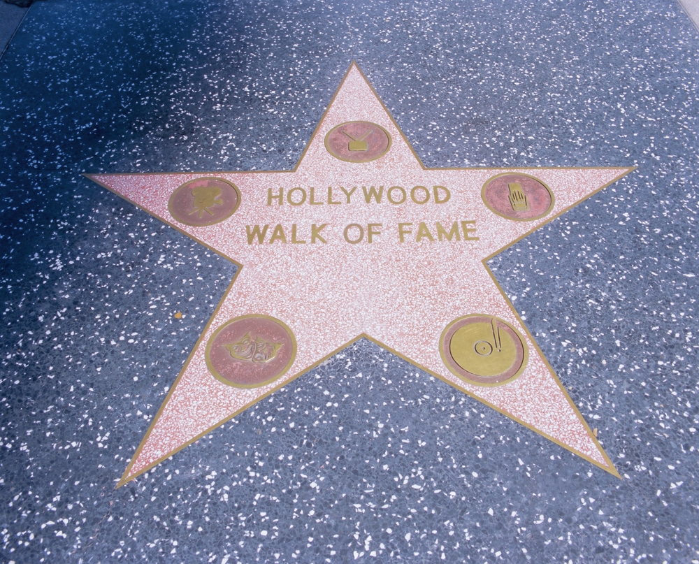 Que faire à Los Angeles ? 19 lieux à voir et activités 16 Les étoiles du Hollywood Walk of Fame sur Hollywood Boulevard à Los Angeles