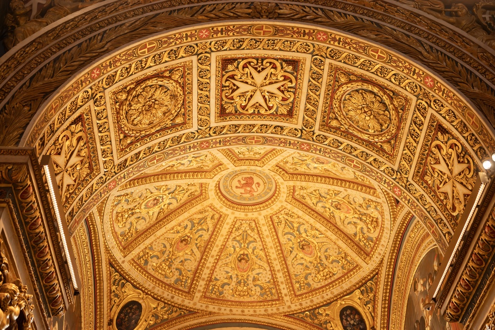 L’intérieur doré de la co-cathédrale Saint-Jean à La Valette