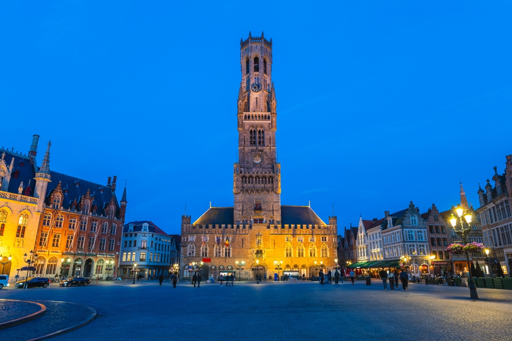Où dormir à Bruges ? Les 5 meilleurs quartiers et de bons hôtels 8 Markt et le Beffroi à Bruges