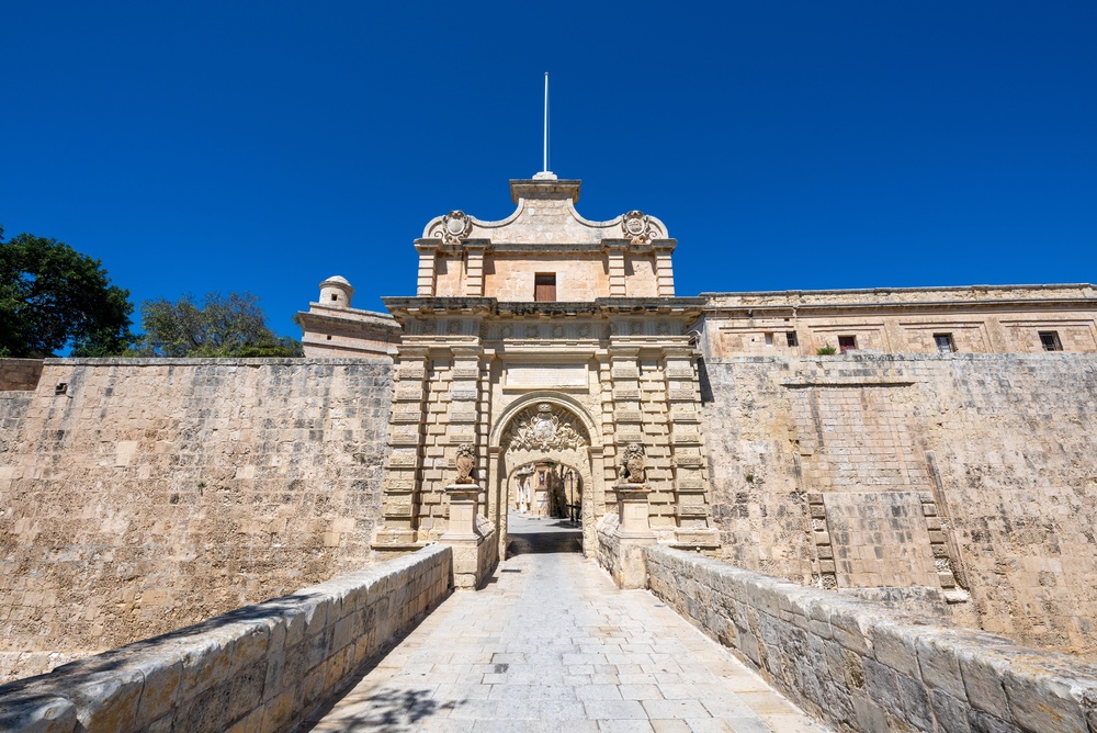 Mdina Gate et les remparts de Mdina à Malte