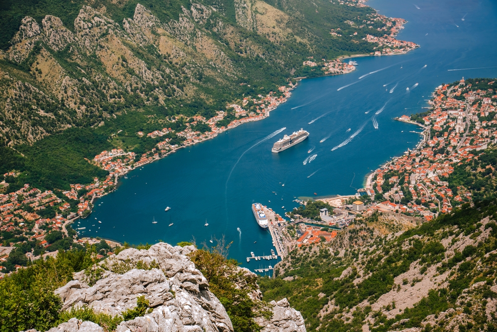 Vue sur les bouches de Kotor depuis la route de montagne entre Kotor et Lovćen