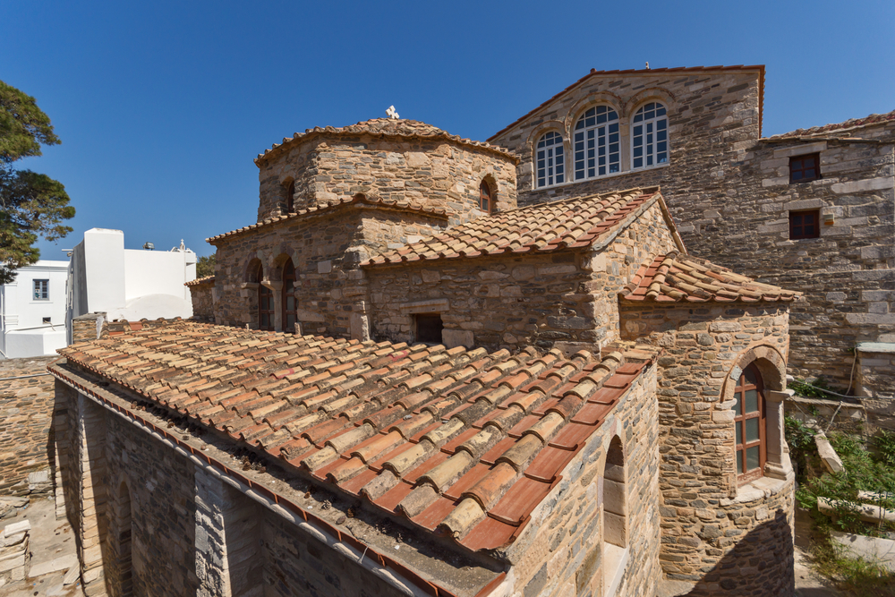 Où dormir à Paros ? Les 5 meilleures zones et de bons hôtels 9 Église Panagia Ekatontapiliani à Parikia, sur Paros