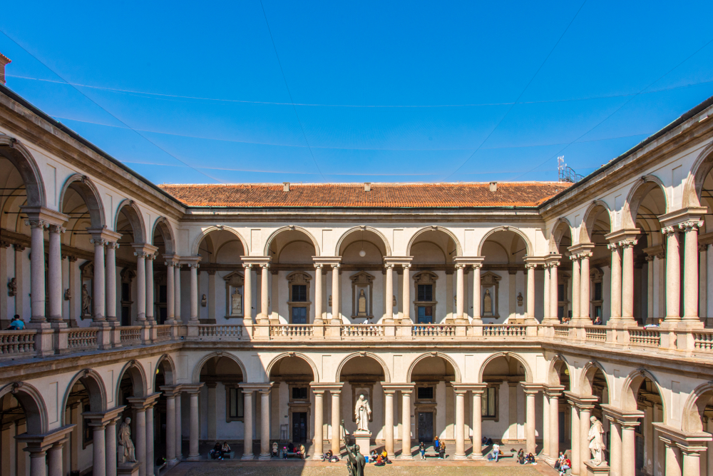 Cour de la Pinacoteca di Brera avec la statue de Napoléon