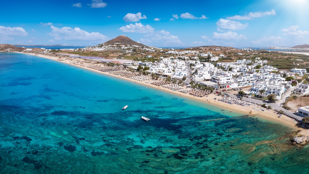 Vue aérienne de la plage d'Agios Prokopios à Naxos