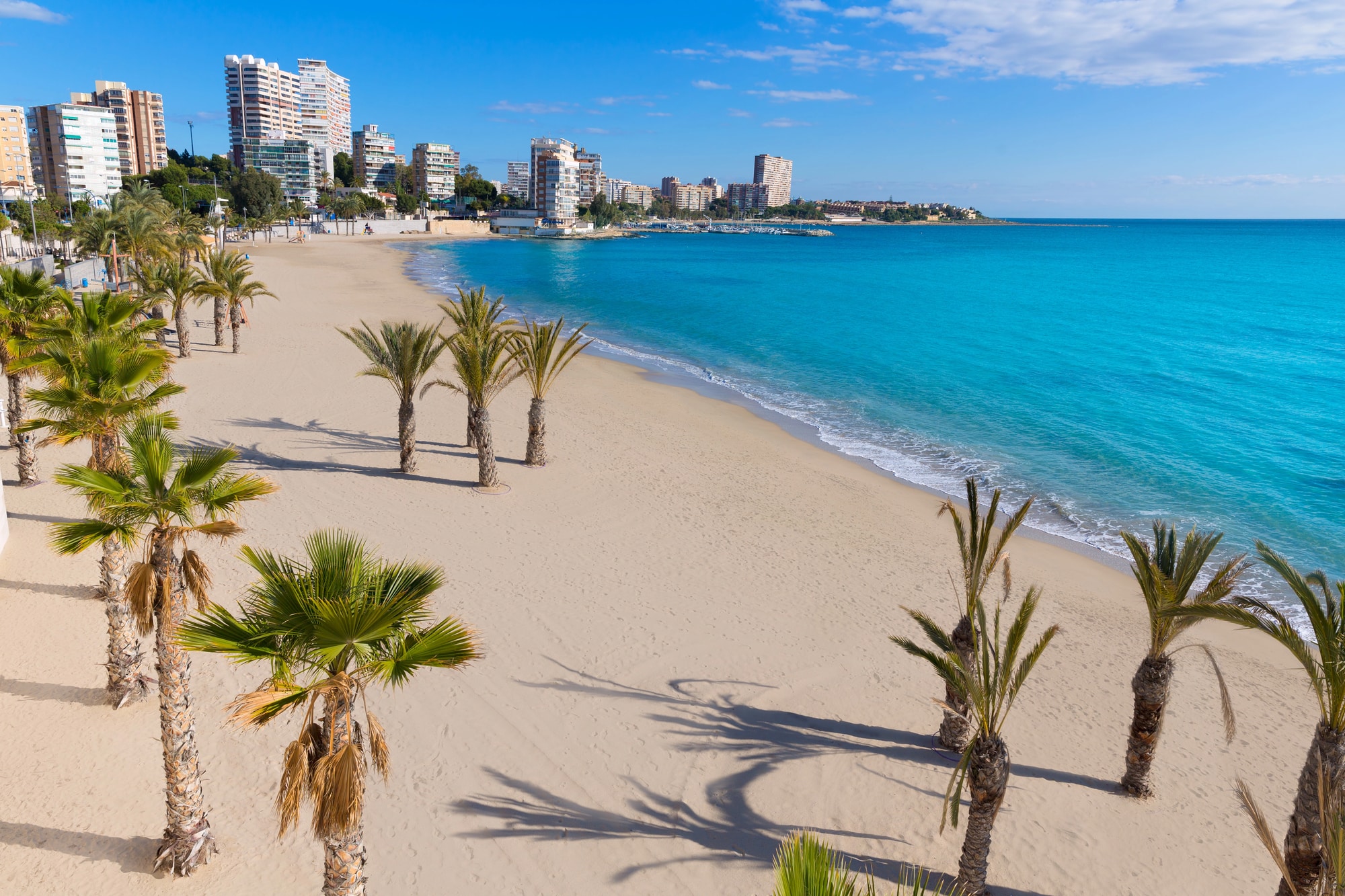 De l’aéroport d’Alicante au centre - guide des transports 8 La plage Playa de San Juan près d’Alicante