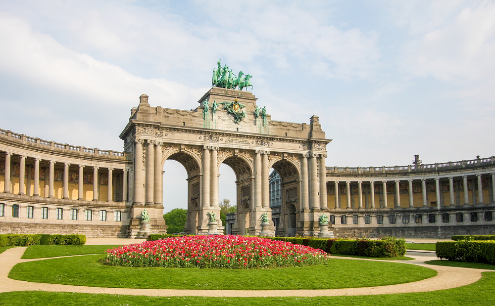Où dormir à Bruxelles ? Les 6 meilleurs quartiers et de bons hôtels 13 L’arc de triomphe du parc du Cinquantenaire dans le quartier européen de Bruxelles
