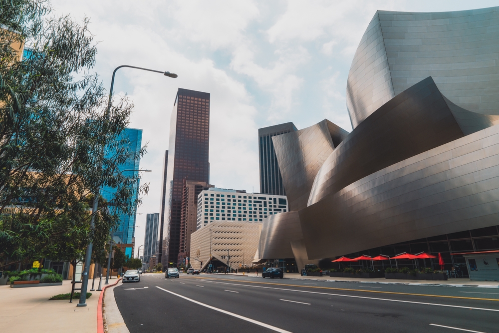 Que faire à Los Angeles ? 19 lieux à voir et activités 24 The Broad et le Walt Disney Concert Hall sur Grand Avenue à Downtown Los Angeles