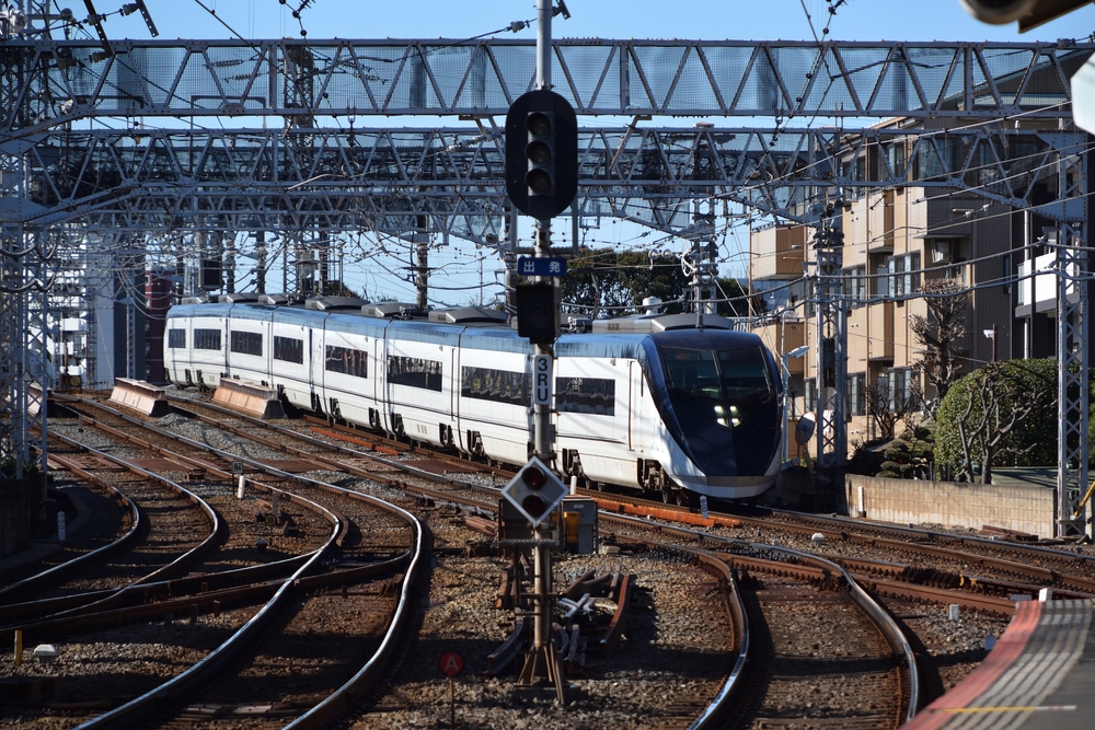 De Narita et Haneda au centre de Tokyo - guide des transports 15 Le train Skyliner entre l’aéroport de Narita et Ueno