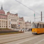 Comment aller de l’aéroport de Budapest au centre-ville - Guide bus, train et taxi