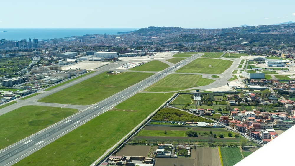 Vue aérienne de l’aéroport de Naples