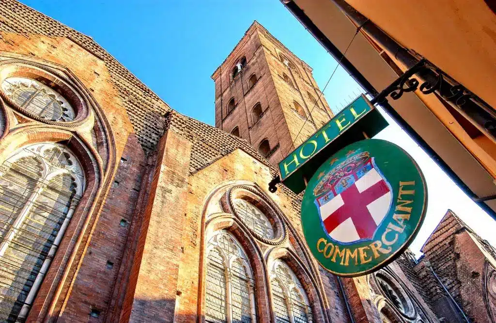 Où dormir à Bologne ? Les 4 meilleurs quartiers et hôtels (+ où ne pas loger) 🇮🇹 29 Art Hotel Commercianti