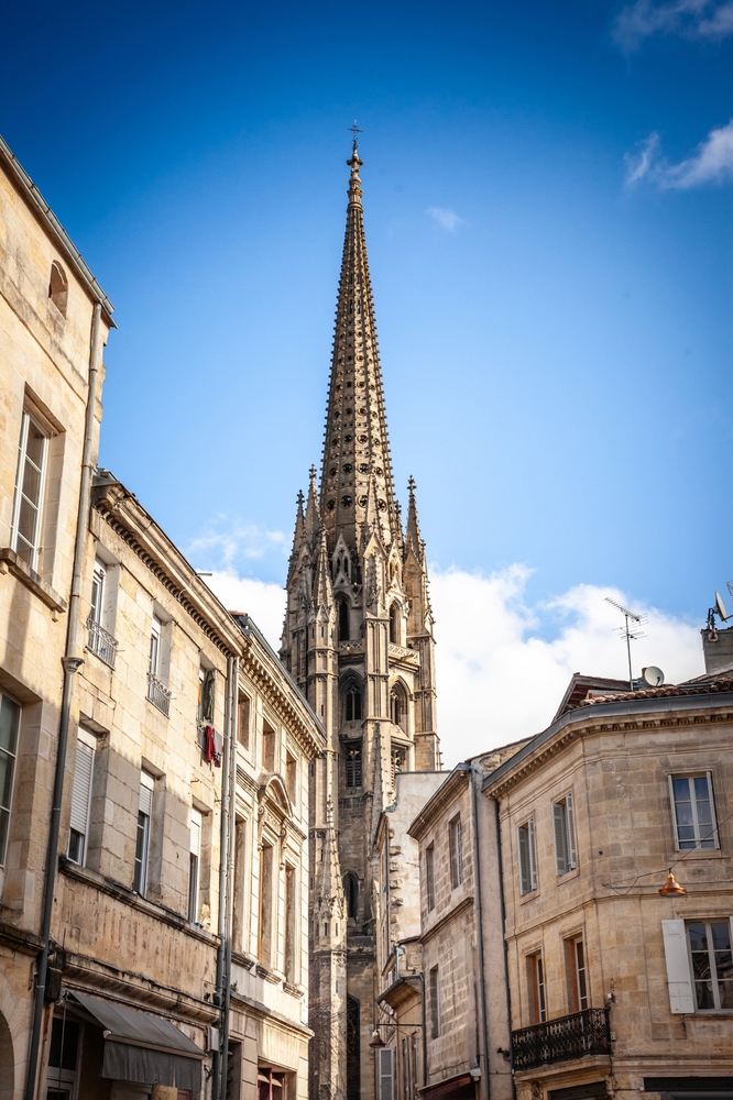 La basilique Saint-Michel et son clocher à Bordeaux