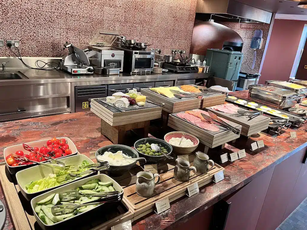Buffet du petit-déjeuner de l’hôtel