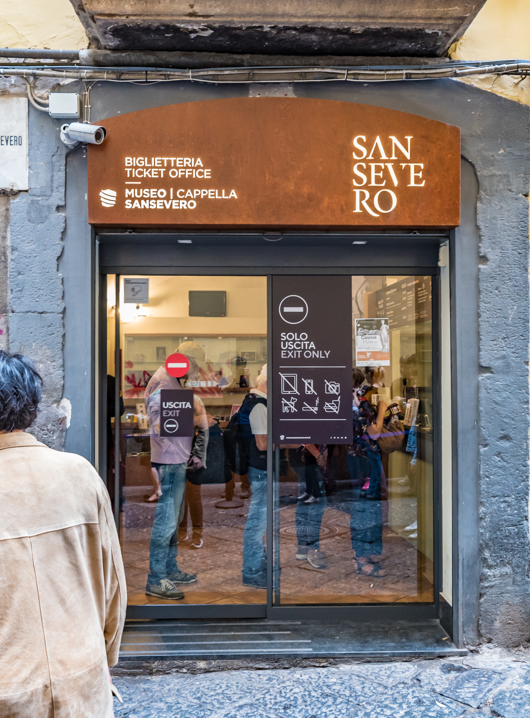 Visiter Naples : que faire ? 17 lieux à voir et activités 20 La Cappella Sansevero à Naples vue de l’extérieur