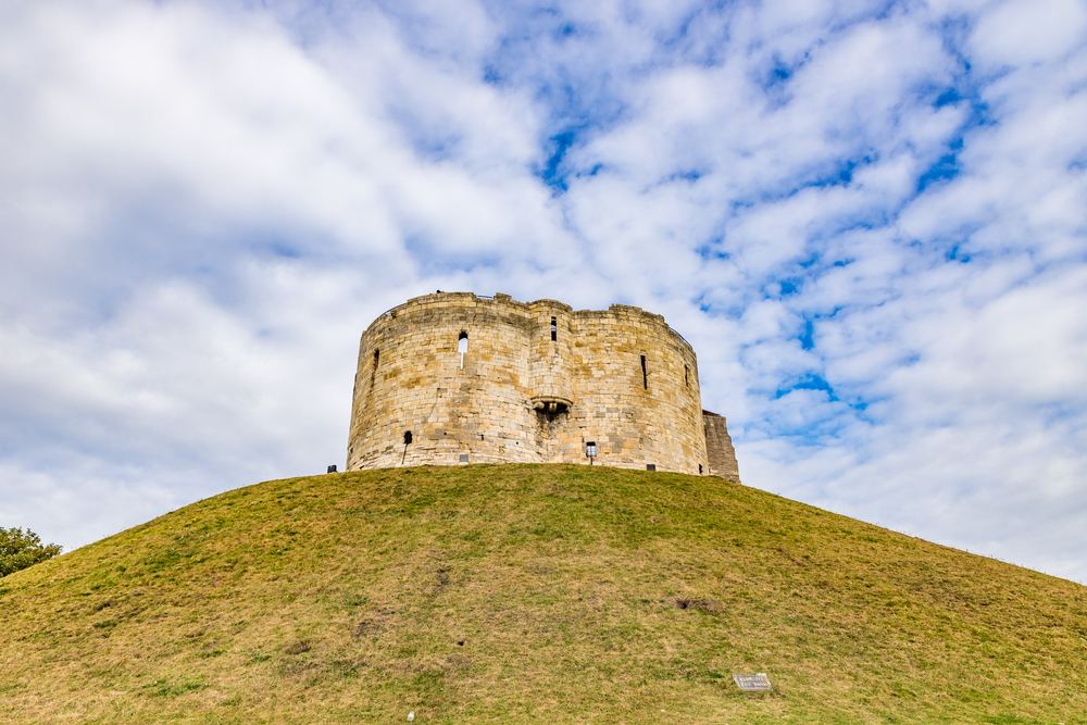 Où dormir à York ? Les 6 meilleures zones et de bons hôtels 11 Clifford's Tower à York