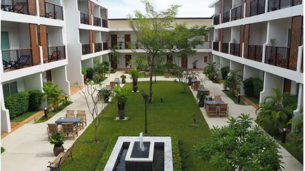 Où dormir à Koh Samui ? Les 5 meilleurs quartiers et hôtels (+ ceux à éviter) 🇹🇭 78 Crystal, hôtel bon marché à Lamai