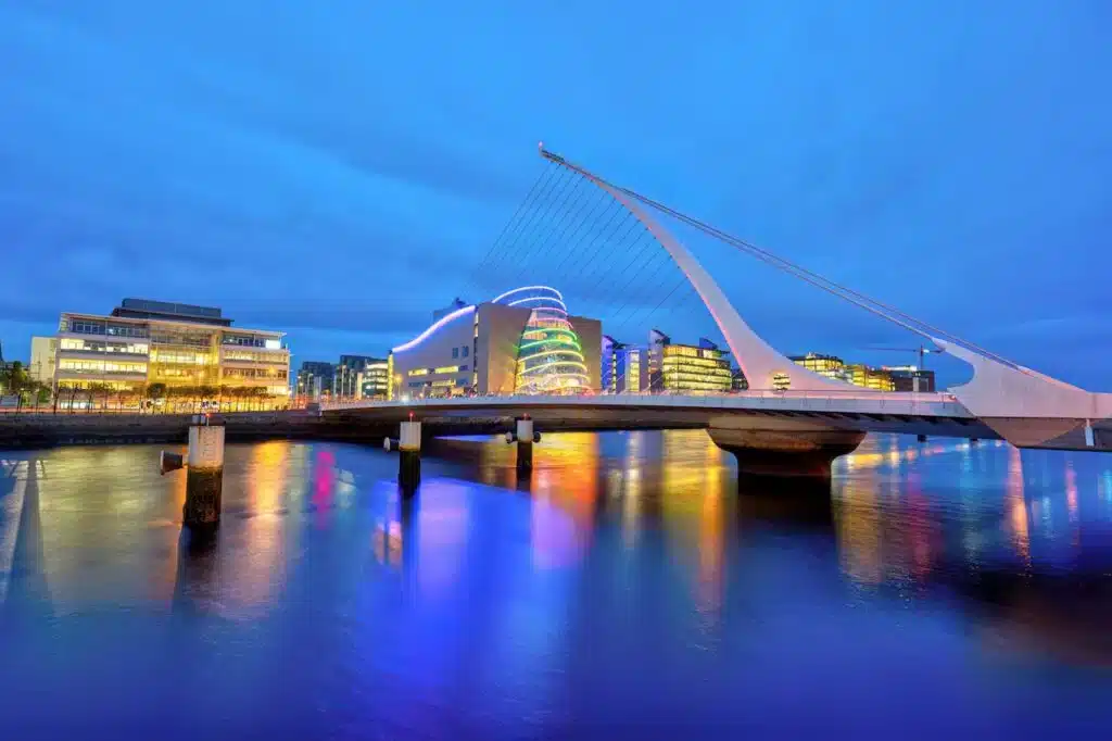 Où dormir à Dublin ? Les 4 meilleurs quartiers et hôtels (+ ceux à éviter) 🇮🇪 18 Docklands à Dublin, le meilleur quartier où dormir pour des hôtels moins chers
