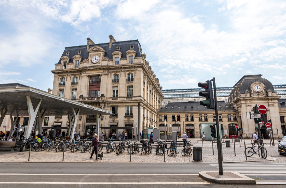 La façade de la gare Saint-Jean à Bordeaux
