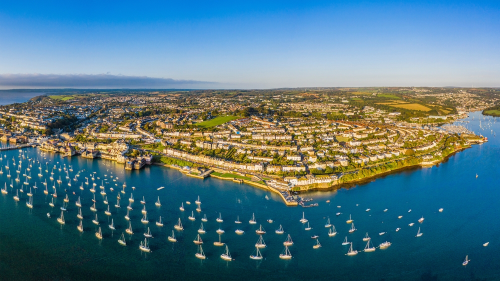Où dormir en Cornouailles ? Les 6 meilleures villes et de bons hôtels 10 Vue aérienne de Falmouth et de la rivière Penryn, en Cornouailles