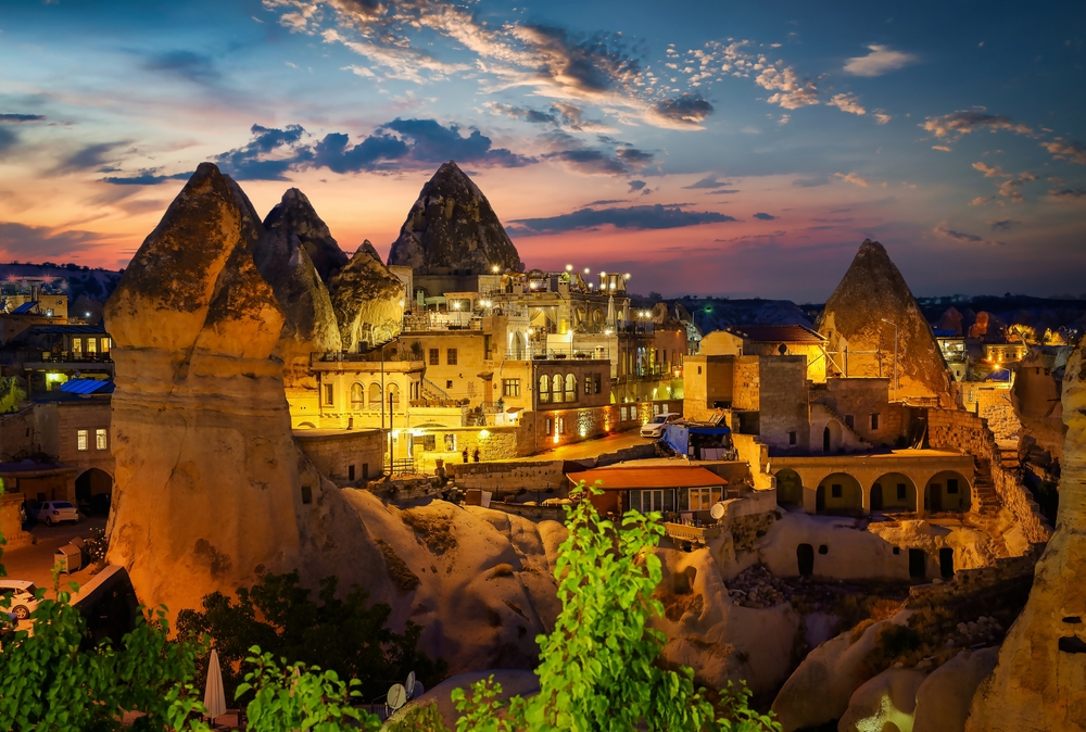 Où dormir en Cappadoce ? Les 6 meilleures villes et de bons hôtels 9 Göreme en Cappadoce au coucher du soleil