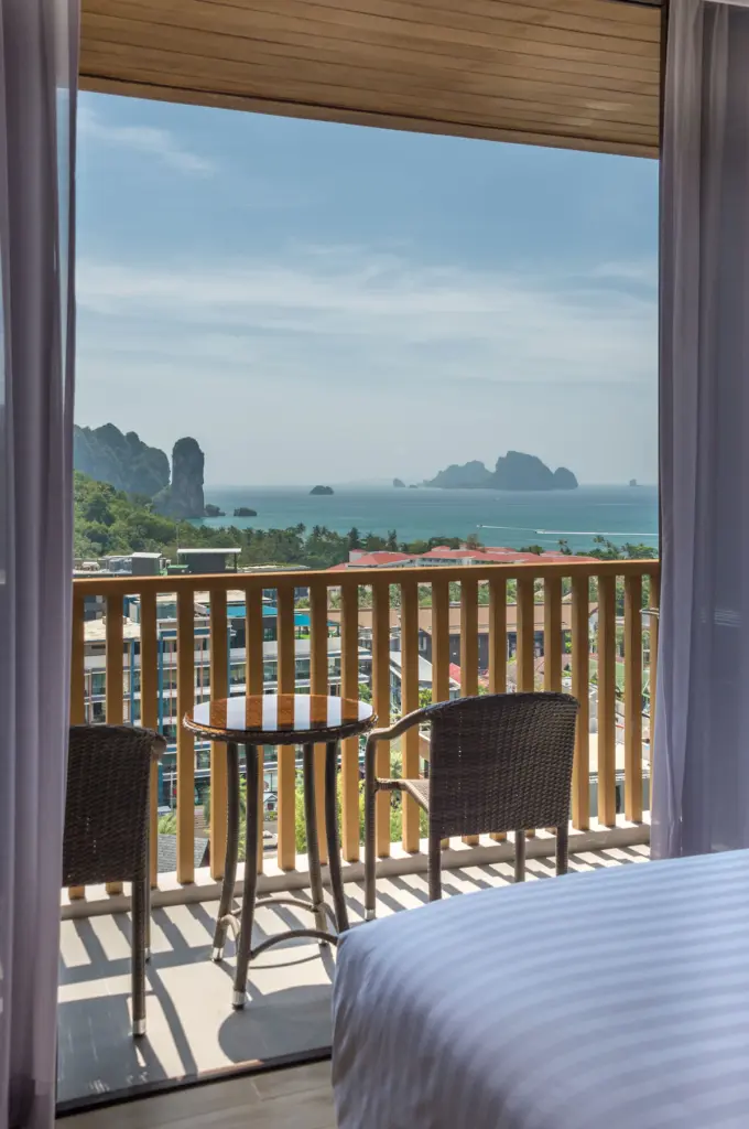 Où dormir à Krabi ? Les 6 meilleurs quartiers + hébergements uniques 🇹🇭 36 Holiday Inn Ao Nang, un hôtel avec un bon rapport qualité-prix