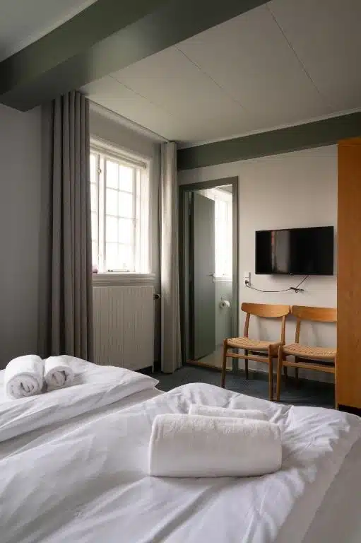 Où dormir à Bornholm ? Les 4 meilleures villes et hébergements sur l’île du soleil 🌞 22 Hôtel Siemsens Gaard