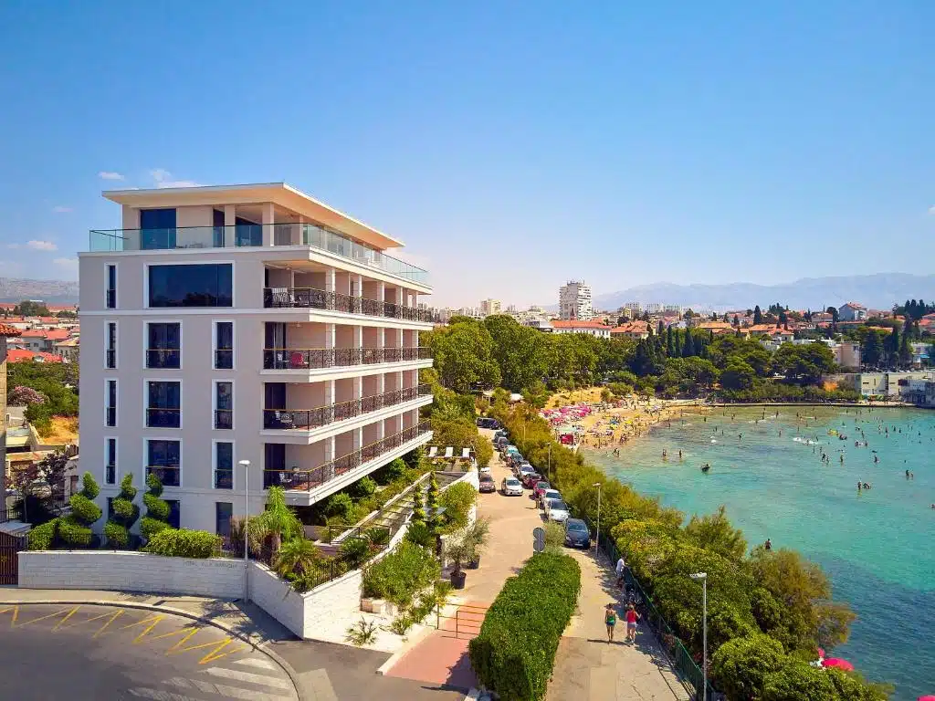 Où dormir à Split ? Les 3 meilleurs quartiers + hôtels (et où ne pas dormir) 🇭🇷 20 Hotel Villa Harmony, dormir juste au bord de la plage à Split
