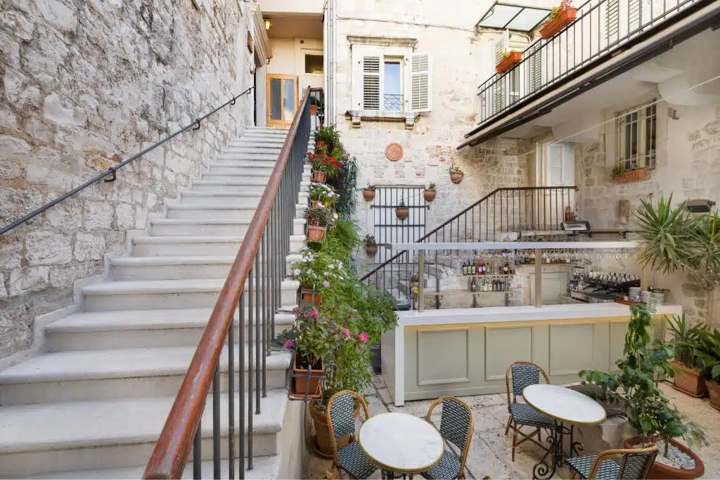Où dormir à Split ? Les 3 meilleurs quartiers + hôtels (et où ne pas dormir) 🇭🇷 15 Judita Palace Heritage Hotel, une super adresse où dormir dans Old Town à Split