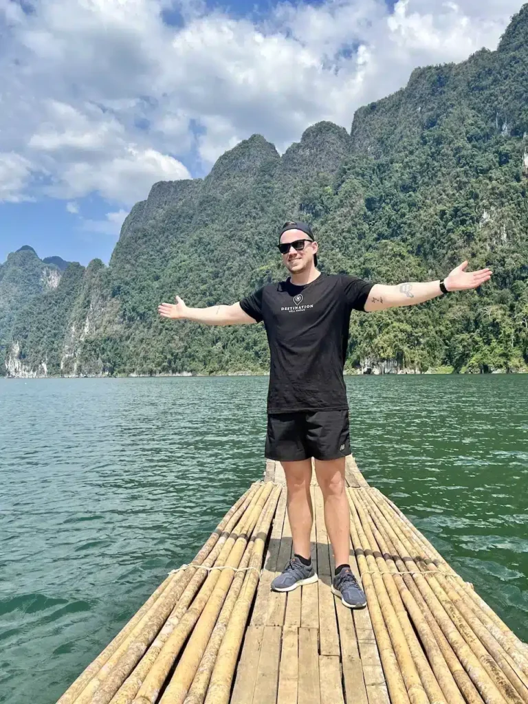 Kristoffer Fons dans le parc national de Khao Sok