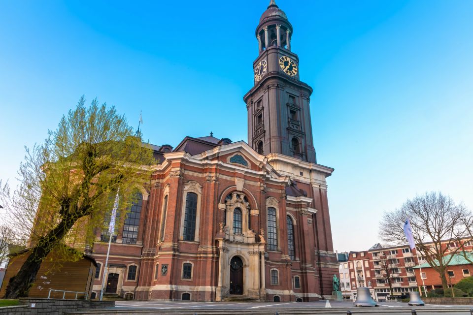 L’église Saint-Michel et sa tour à Hambourg