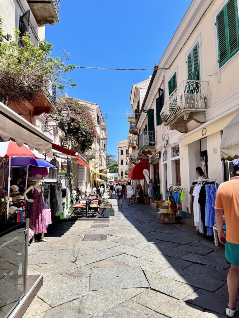 Sardaigne nord ou sud : où trouver les plus belles plages, la meilleure cuisine et le meilleur rapport qualité-prix ? 🇮🇹 14 La Maddalena