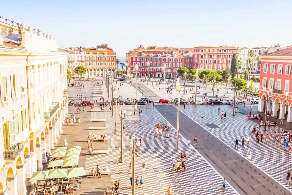 La place Masséna dans le centre-ville de Nice