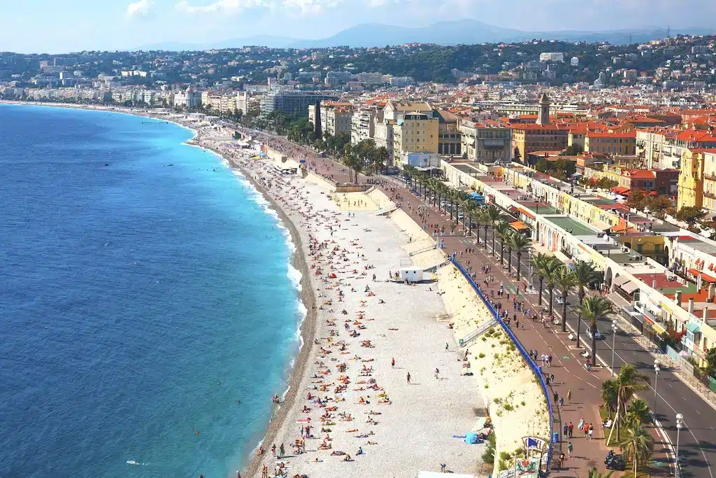 La plage de Nice