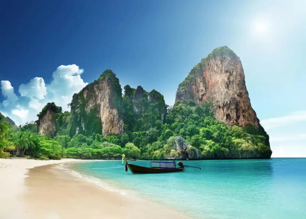 La plage de Railay en Thaïlande