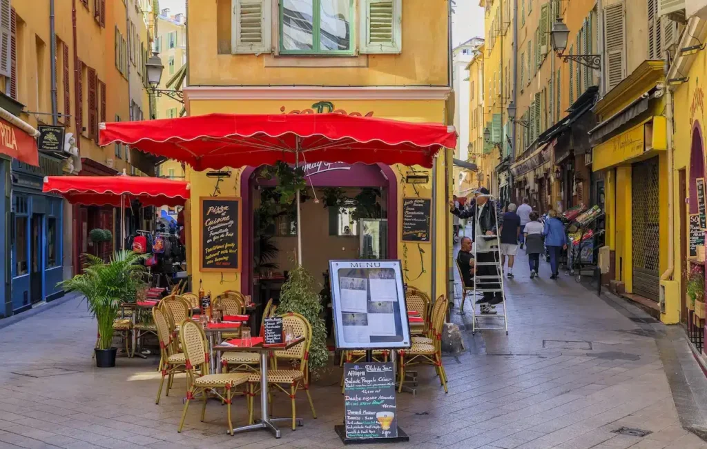 La vieille ville de Nice, le meilleur quartier où dormir pour la plupart des touristes et pour une première visite