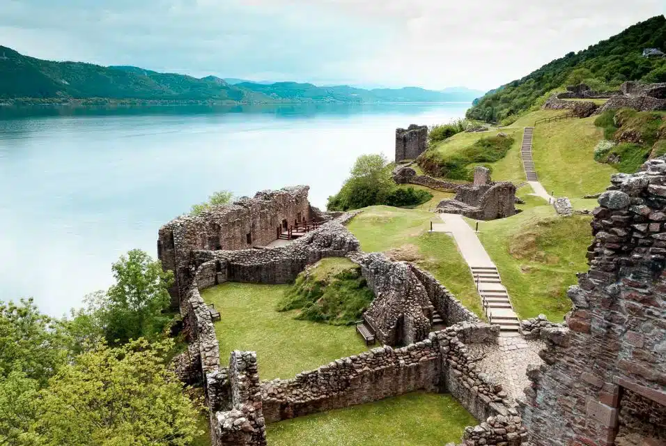 Que faire à Édimbourg : les 16 meilleures activités, par un guide en Écosse 35 Le château d’Urquhart et le Loch Ness