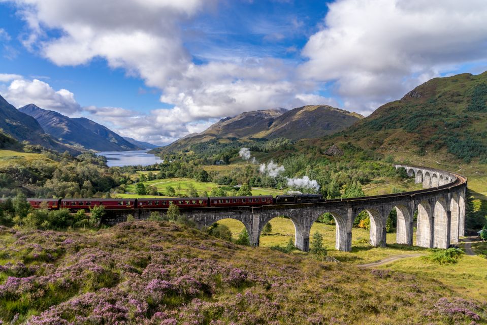 Que faire à Édimbourg : les 16 meilleures activités, par un guide en Écosse 36 Le viaduc de Glenfinnan et le train Poudlard Express